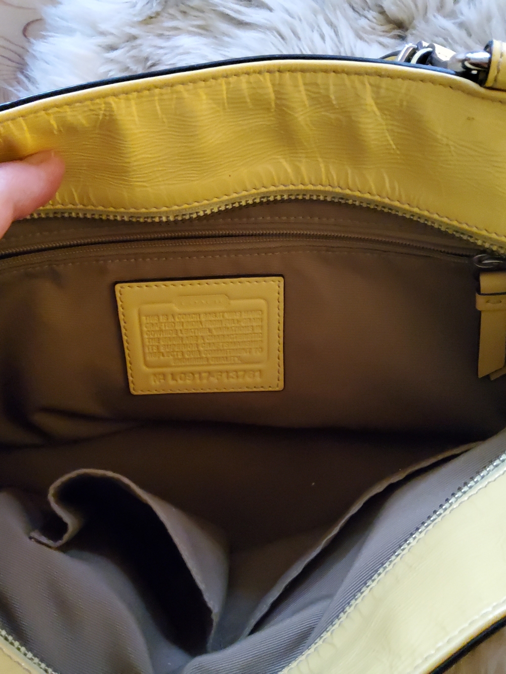 Coach Peyton Leather Gallery Tote F13761 GUC - Picture 2 of 16